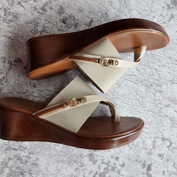 Italian Shoemaker tan sandles - Picture 1 of 3